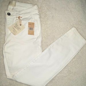 Rachel Roy - NWT White Mid-Rise Skinny Jeans SZ 28